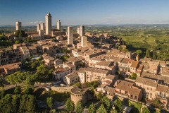 1310310617-veduta_aerea_di_san_gimignano_in_toscana2